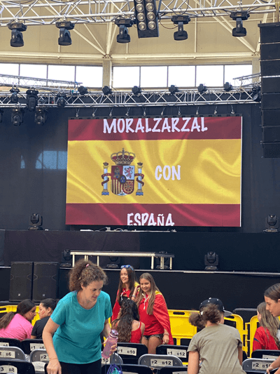 Pantalla gigante en la Plaza de Toros, Moralzarzal con España en la final de la Eurocopa 2024 , 14 de julio