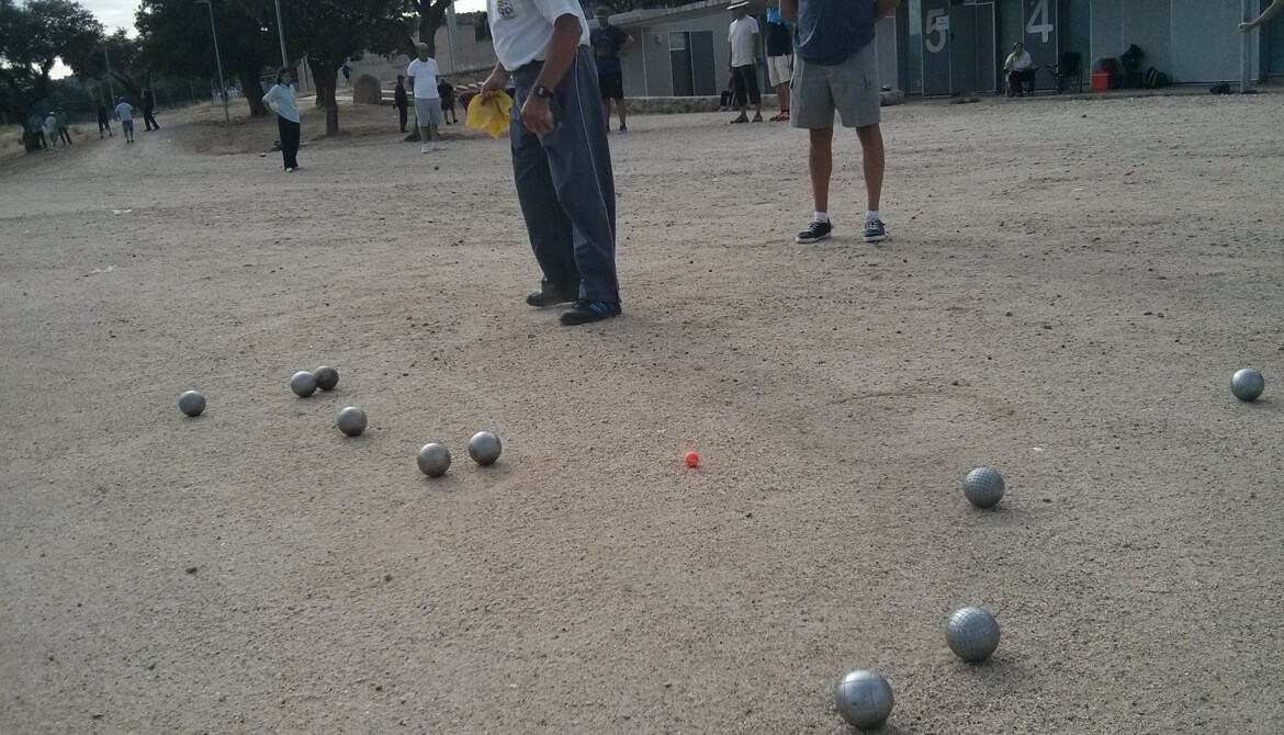 Torneos de Chito y Petanca el 15 de agosto en la Ciudad Deportiva Navafría de Moralzarzal