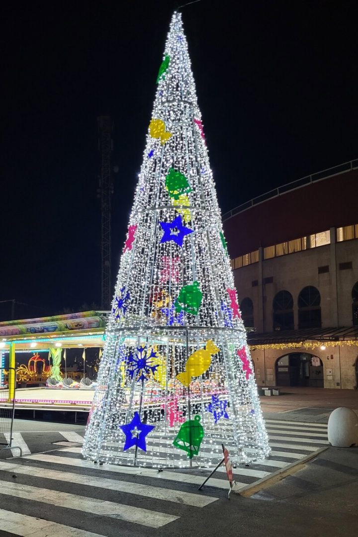 Navidad en Moralzarzal 2024, árbol de Luz